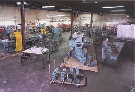 Machine assembly floor at Strutz International